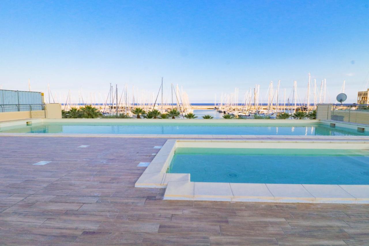Апартаменты H11 Luxury 9A - Porto - Piscina - Jacuzzi Санто-Стефано-аль-Мар Экстерьер фото